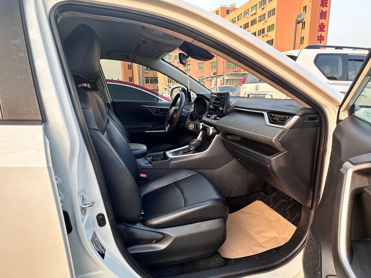 TOYOTA RAV4 2020- Excellent état 